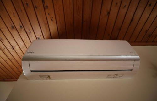 Peach Pine House - Escape Near City, Beach and Athens Airport - Foto 33