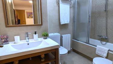 Metro y Confort 3 Hab con Valoración Excelente en Portugalete - Photo 4