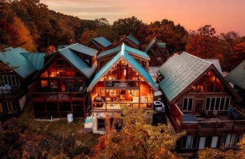 Splashtacular: Indoor Pool~Gorgeous Views~HotTub~GameRoom~Resort - Photo 10