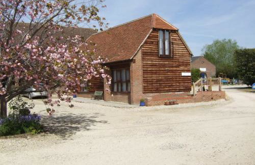 Millbrook House Apartments 8 - Photo 11