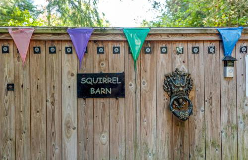 Squirrel Barn - Family Getaway Pass the Keys - Foto 38