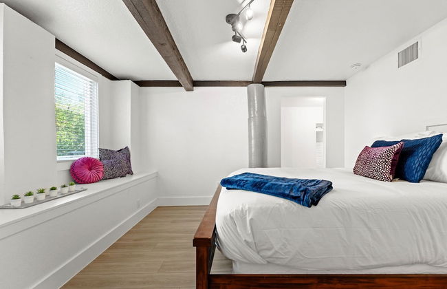 Style & Serenity - Steps Away From South Congress - Foto 3