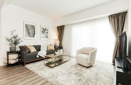 Cozy 2BD apartment - Photo 2