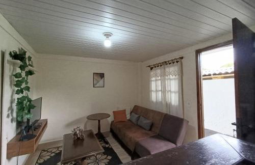 Hospedagem Doce Lar - Casa Girassol - Foto 3