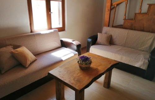 Eleni's Traditional Home with Barbeque - Foto 16