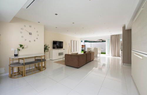 PLAYA a 3 minutos Parking barbacoa Apartamento en Castelldefels - Foto 9