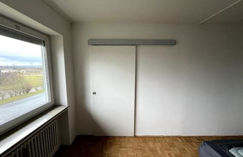 LOOT LARGE /Stadtrand /Parkplatz - Foto 4