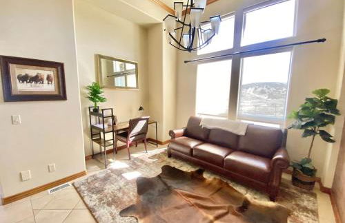 Luxury home w a View- biking and hiking near - Foto 2