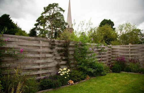 Beautiful Cabin Near Hay-on-Wye - Photo 16