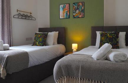 4 Bed - Parking - Close to M4 - Ideal for Work - Foto 6