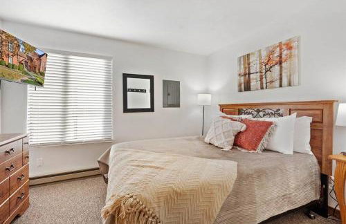 Beautiful Seven Springs- 2 Bed, 2 Bath Condo - Foto 14