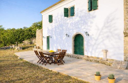 'Perithyron', Konstantina's House, Old Perithia - An Authentic stone Retreat in Corfu's most Historic Village - Photo 9