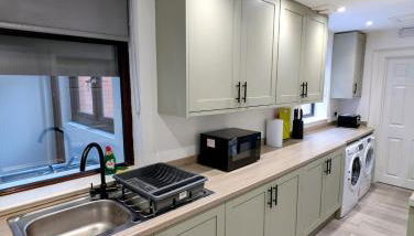 Spacious 4 Bedroom Home - Foto 2