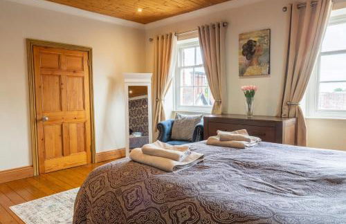 Beautiful Grade II listed apartment. - Photo 13