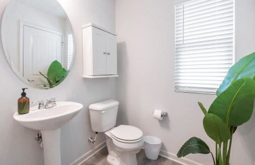 4BR Townhouse King Bed 2-Story Near NC State - Foto 33