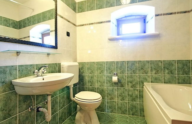 Authentic Villa in Tinjan With Private Pool - Foto 16