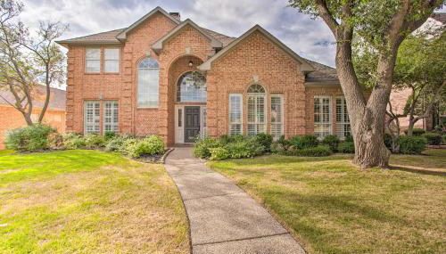 Elegant Plano Home with Private Outdoor Pool! - Foto 2