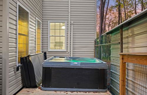 Pocono Lake Escape, includes Golf Cart, Firepit - Foto 44