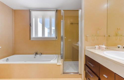 Villa Eleonora, Luxury Villa with Heated Pool Ocean View in Adeje, Tenerife - Foto 62