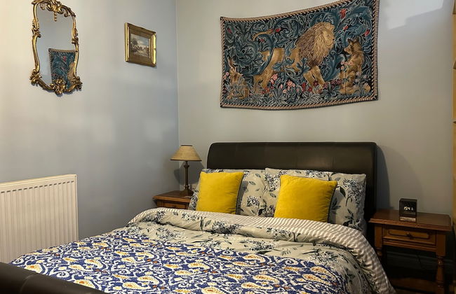 Studio - Sleeps 2 - Pets - Terrace - Parking - Photo 2