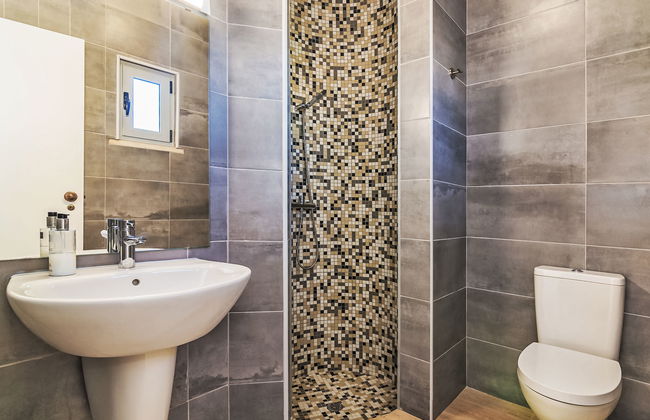 Arribas Villa - Photo 18