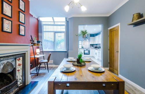 Spacious Modern Chester Home - Great Location - Photo 40