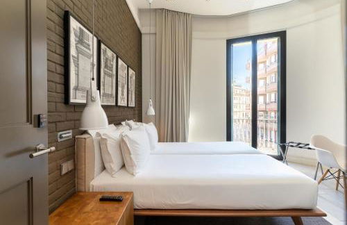 Midtown Apartments - Photo 4