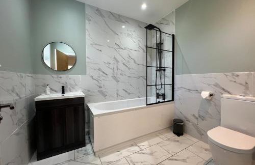 4 The Royal Serviced Apartments, Harwich - Garden- Parking-Fast WiFi - Foto 11