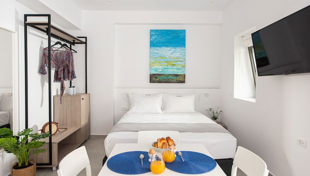 Cozy Corner Luxury Apartments - Photo 5, Room