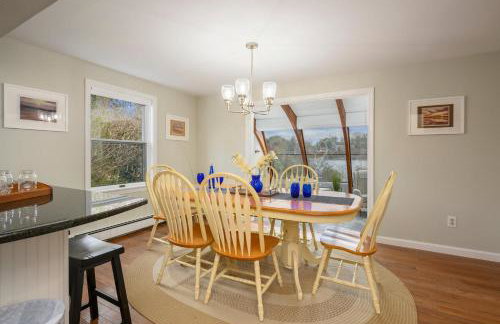 Poppys Pond: Pondfront Cape Home with A/C Wifi - Photo 42