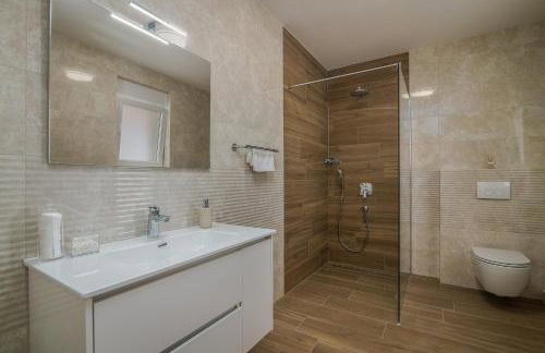 Villa with nice pool, luxuriously furnished, quiet area - by TRAVELER tourist agency Krk ID2389 - Foto 36