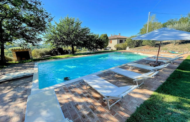 Detached Villa - Sleeps 10 - Pool - Pergola - Playground for Children - Wifi - Foto 46