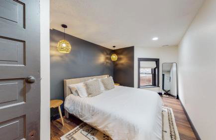 Stylish Top Floor 2 kings full bathroom with tub - Foto 2