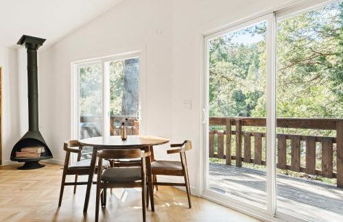 Modern Designer Cabin, Newly Renovated, EV Charger, Arcade, Kids Bunkbed, Minutes to Lake Arrowhead and Lake Gregory - Foto 27