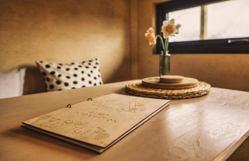 Luxury Glamping Cabin with Outdoor Bath on Cornish Meadow - Photo 20