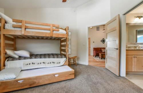 Skytop Chalet Pet Friendly, Hot Tub and Views - Foto 31