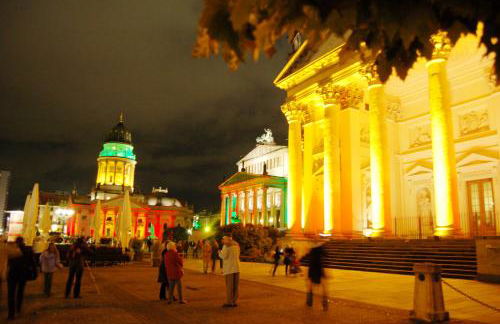 1,399 sq ft Historic Landmark, Checkpoint Charlie - Foto 57