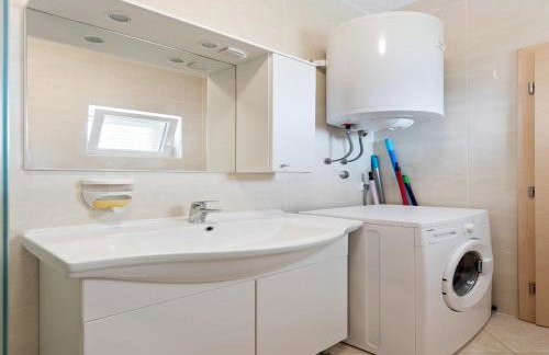 Simplistic Apartment in Neviđane near Sea Beach - Foto 32