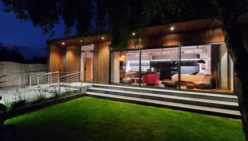 The Cedarwoods - luxury for up to 5 and your woof! - Foto 2, Garden, Garden view