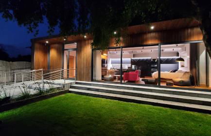 The Cedarwoods - luxury for up to 5 and your woof! - Photo 2