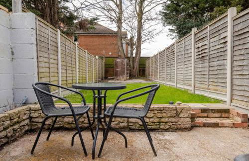 Modern 2 Bed House in Rainham, Kent - Central Location - Foto 13