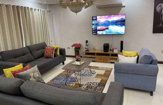 Lusaka Luxe: Your Private Oasis Awaits in the Heart of Zambia - Foto 18