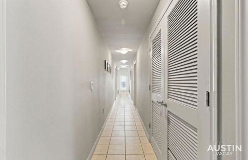 Perfect Location Near UT and Large Patio With A View - Foto 31