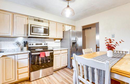 12 Mi to Dtwn St Louis Family Home with Fireplaces! - Foto 7