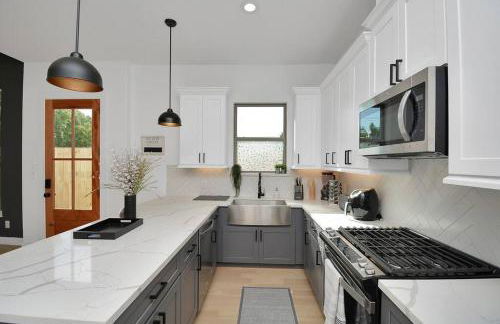 Blissful Getaway Home with Hot Tub & Backyard Near Downtown - Photo 33