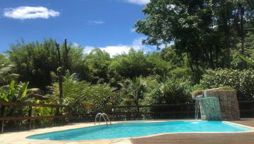 Casa charmosa em Juquehy cercada de verde, 2 quartos com churrasqueira - Foto 4