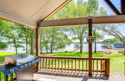Views and Private Dock Lakefront Eustace House! - Foto 27