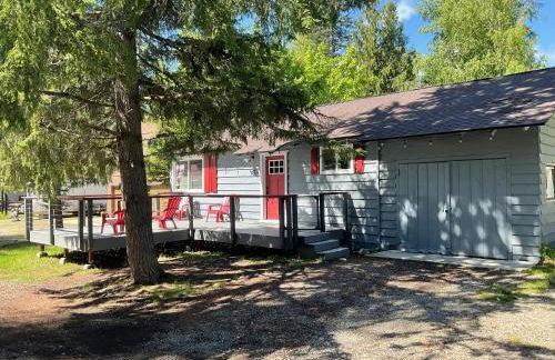 Beautiful Bungalow and Bunk House, Close to Lake - Foto 32