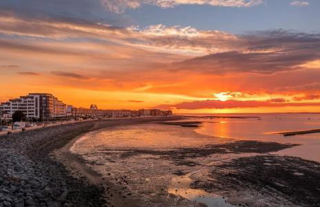 Historic 1629 May Cottage with Hot Tub - Photo 11