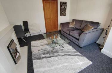 Brighouse 2 bedhouse central contractors welcome - Foto 1